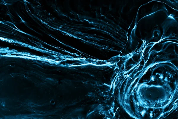 アルコールインクの背景 抽象的な青い海の波 アクリル塗料の海の渦巻きパターン 汚れや塊 — ストック写真