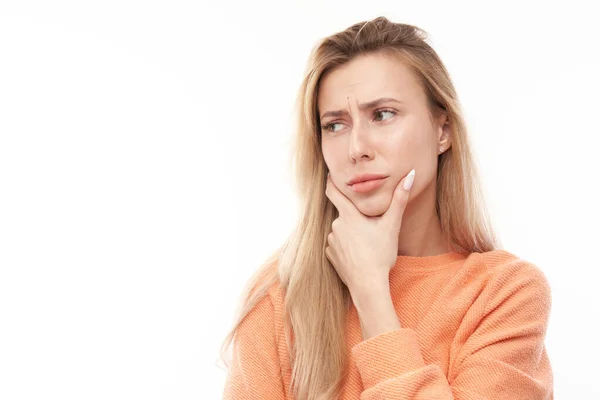 Smart Blonde Girl Casual Holding Chin Thinks Doubts Makes Decision — Stock Photo, Image