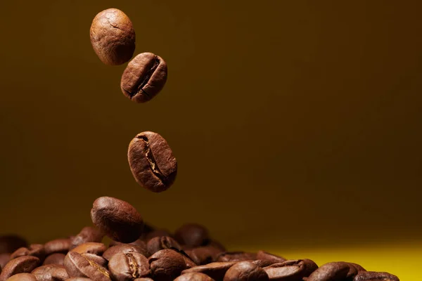 Roasted Coffee Beans Isolated Close Yellow Background Clipping Path — Stock Photo, Image
