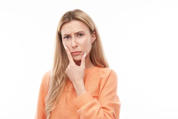 Smart Blonde Girl Casual Holding Chin Thinks Doubts Makes Decision — Stock Photo, Image