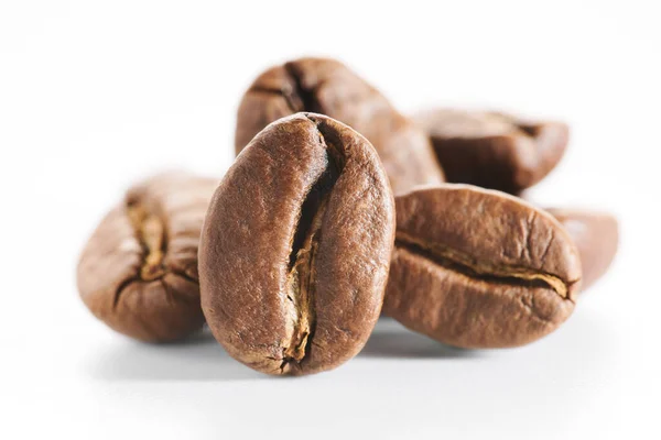 Roasted Coffee Beans Isolated Close White Background Clipping Path — Stock Photo, Image