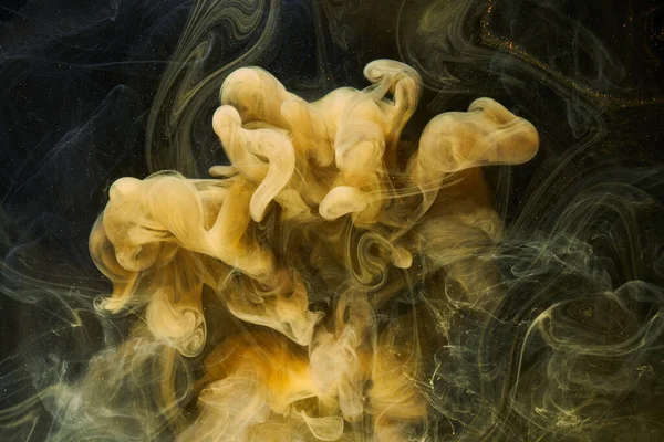 液体芸術の抽象的な背景 黄色のダンスアクリル絵具水中 宇宙煙海 — ストック写真