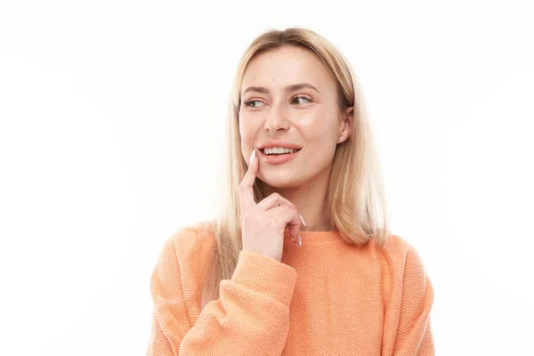 Smart Blond Flicka Ledig Hålla Haka Tror Tvivel Gör Beslut — Stockfoto