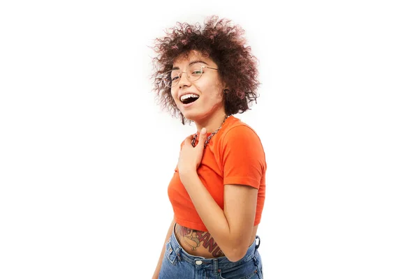 Positif Chanceux Kazakh Fille Avec Afro Coiffure Rire Réjouit Célébrer — Photo