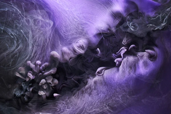 Fialová Šeříková Mnohobarevný Kouř Abstraktní Pozadí Akrylové Barvy Pod Vodou — Stock fotografie