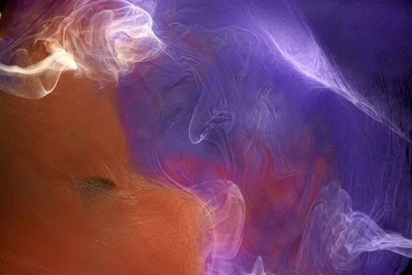 Veelkleurige Oranje Lila Rook Abstracte Achtergrond Acrylverf Onderwater Explosie — Stockfoto