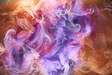 Çok renkli turuncu eflatun dumanı soyut arka plan, su altında akrilik boya patlaması