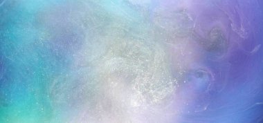 Mor leylak rengi, çok renkli duman soyut arka plan, su altında akrilik boya patlaması.