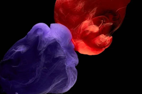 青赤カラフルな煙抽象的な背景 アクリル塗料水中爆発 — ストック写真