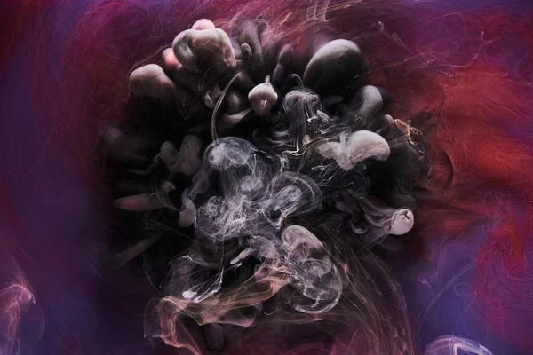 五彩斑斓的对比鲜明的黑烟抽象背景 丙烯酸涂料水下爆炸 — 图库照片
