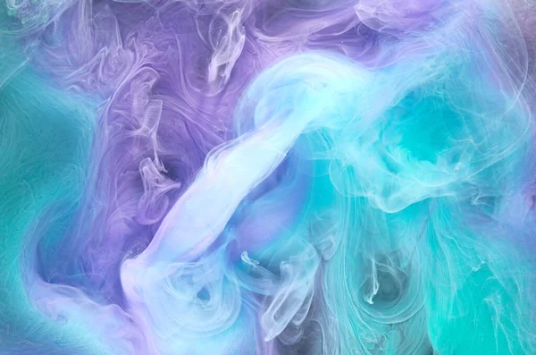 青い多色の煙抽象的な背景 アクリル塗料水中爆発 — ストック写真