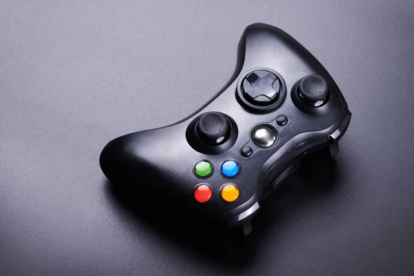 Zwarte Videogame Controller Joystick Voor Spelcomputer Geïsoleerd Zwarte Achtergrond Gamer — Stockfoto