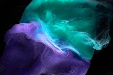 Yeşil mor duman soyut arka plan, su altında akrilik boya patlaması