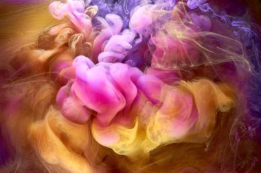 Çok renkli pembe duman soyut arka plan, su altında akrilik boya patlaması