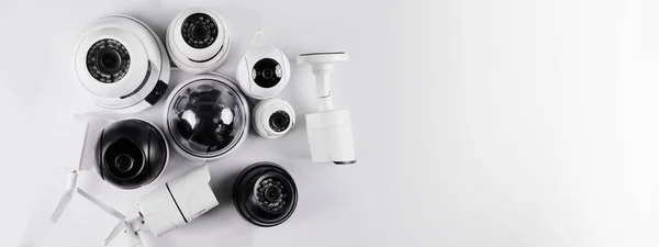 监视摄像头 一组不同的摄像机 Cctv摄像头隔离在白色背景的近距离 家庭安全系统概念 — 图库照片