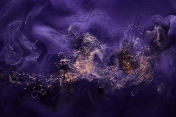 Lilac Sprankelende Abstracte Achtergrond Luxe Gouden Rook Acrylverf Onderwater Explosie — Stockfoto