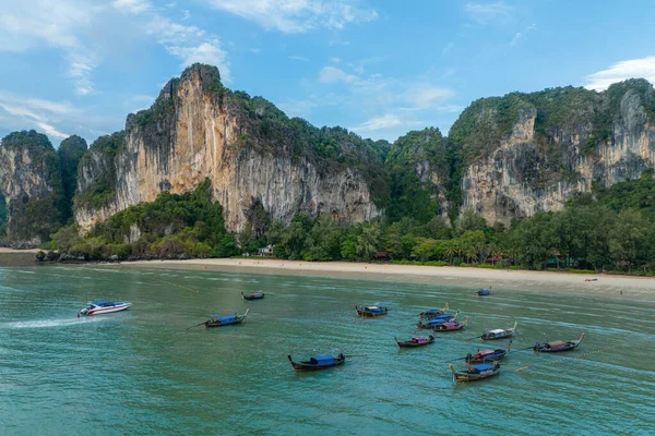 Tajski Tradycyjny Drewniany Longtail Łodzi Piękny Piasek Railay Beach Prowincji — Zdjęcie stockowe