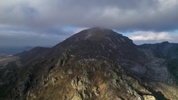 Bela Vista Aérea Das Falésias Montanha Monte Beshtau Paisagem Natureza — Vídeo de Stock