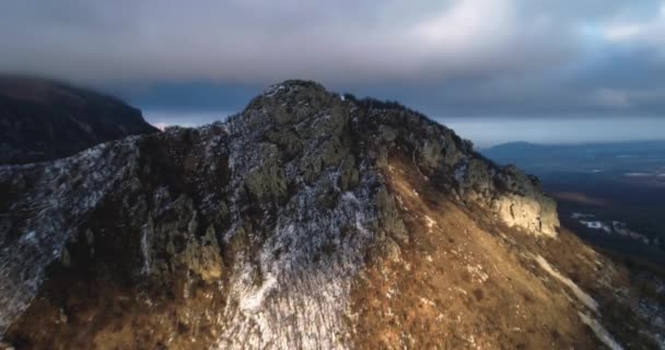 Bela Vista Aérea Das Falésias Montanha Monte Beshtau Paisagem Natureza — Vídeo de Stock