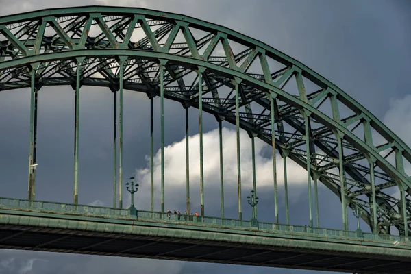 Close Shot Tyne Bridge Man Beautiful Evening Light Newcastle — Stock Photo, Image