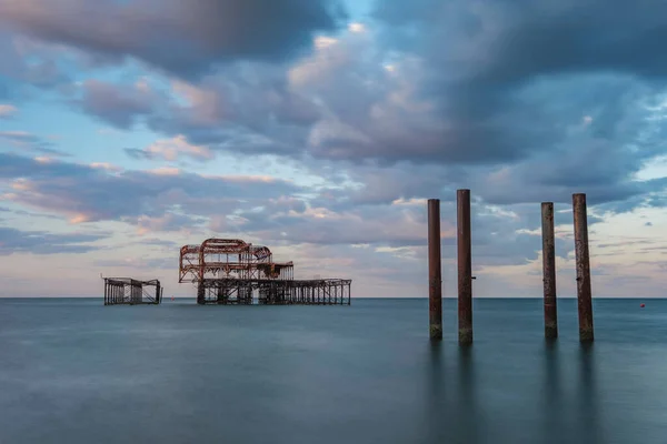 Longue Exposition Brighton Pier Columns Angleterre Images De Stock Libres De Droits