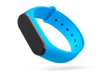 Beyaz arka planda kalp atış hızı monitörü olan mavi fitness takip cihazı ya da akıllı saat. Etkin eğitim ve giyilebilir aygıt için 3D spor ekipmanı hazırlama.