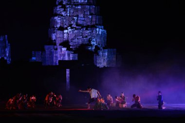 Nakhon Ratchasima, Tayland 22 Aralık 2021: Phimai Festivali, 22-26 Aralık 2021 tarihleri arasında Phimai Tarih Parkı 'nda gerçekleştirilecek.