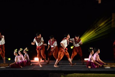 Nakhon Ratchasima, Tayland 22 Aralık 2021: Phimai Festivali, 22-26 Aralık 2021 tarihleri arasında Phimai Tarih Parkı 'nda gerçekleştirilecek.