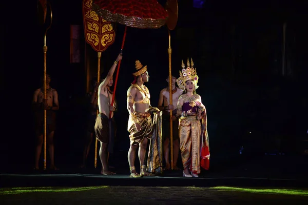 Nakhon Ratchasima, Tayland 22 Aralık 2021: Phimai Festivali, 22-26 Aralık 2021 tarihleri arasında Phimai Tarih Parkı 'nda gerçekleştirilecek.