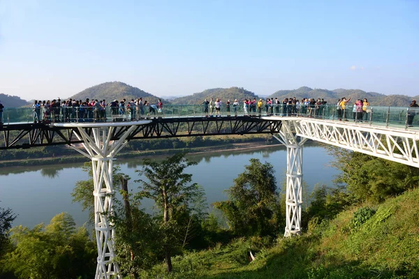 Loei Thailand January 2022 Tourists Chiang Khan Skywalk New Landmark — стоковое фото