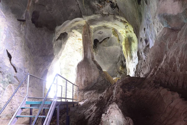 Grotta Urai Thong Una Grotta Calcarea Croce Sono Tre Grotte — Foto Stock
