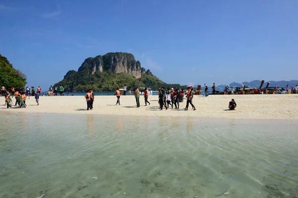 Krabi Thailand March 2022 Many Tourists Walking Sandbank Thale Waek —  Fotos de Stock