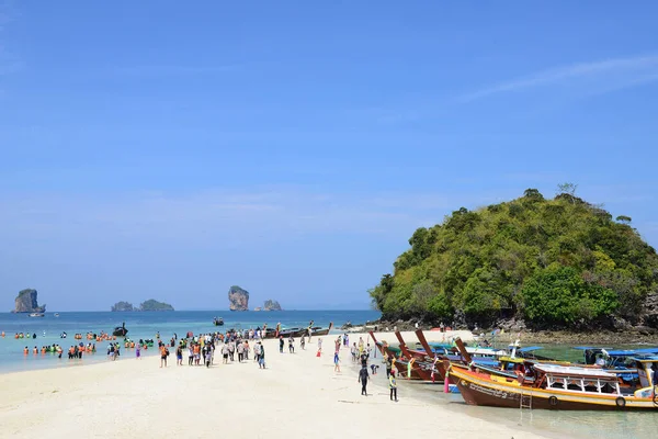Krabi Thailand March 2022 Many Tourists Thale Waek Separated Sea — Stockfoto