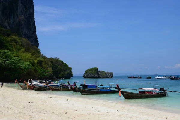 Krabi Tailandia Marzo 2022 Muchos Barcos Cola Larga Están Esperando — Foto de Stock