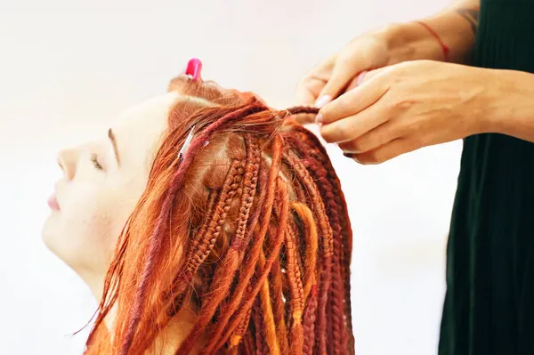 Barber braids dreadlocks. — Stock Photo, Image