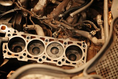 Dizel motor silindiri baş conta değiştirme