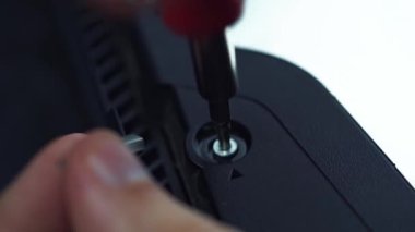 Tamirci torx makroyu vidaladı