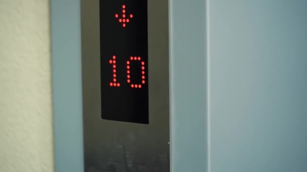 Elevator Display Numbers Lightning Red Going Close Digital Lift Monitor — Vídeos de Stock