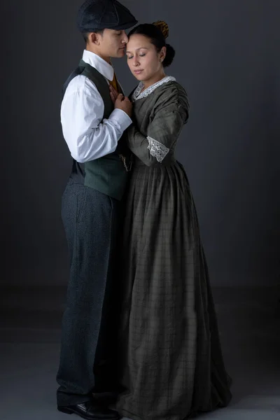Romantic Working Class Victorian Couple Together Grey Studio Backdrop — Foto de Stock