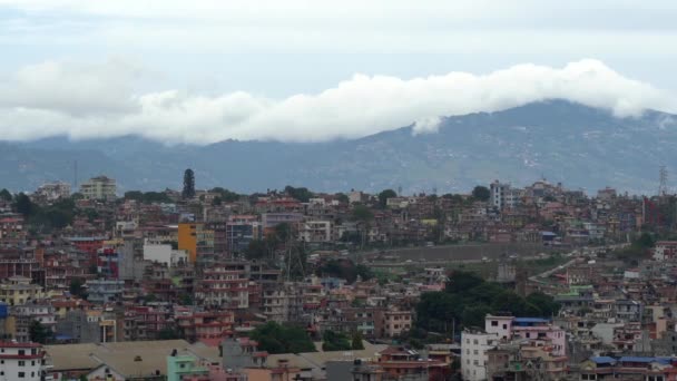Över Katmandu City Med Molnen Rullande Över Foten Trist Dag — Stockvideo