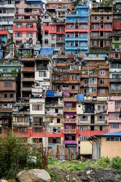 Närbild Stad Kulle Med Husen Staplade Mycket Nära Varandra Ett — Stockfoto