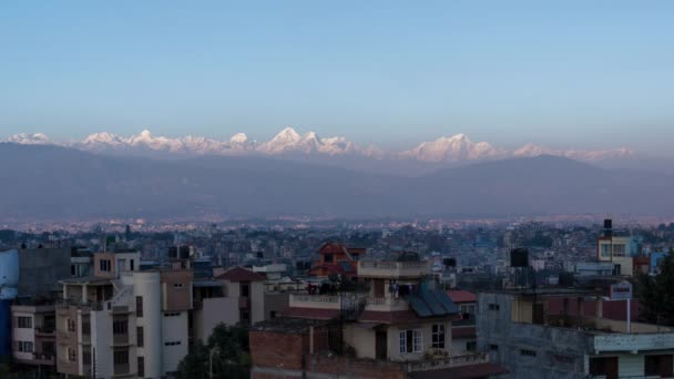 Lapso Tiempo Día Noche Sobre Ciudad Katmandú Con Las Montañas — Vídeos de Stock