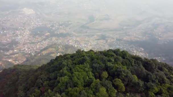 Aşağıdaki Kathmandu Nun Vadisini Şehrini Ortaya Çıkarmak Için Bir Dağın — Stok video