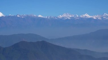 Nepal 'deki Himalaya Dağları' nın manzarası.