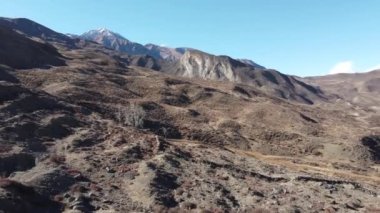 Nepal 'in Himalaya Dağları' nın çorak yabanın güzelliği....