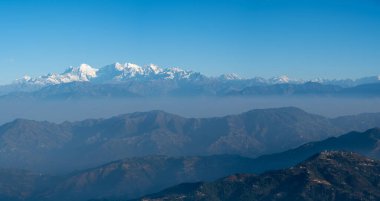 Sabahın köründe Himalaya Dağları 'nın manzarası.