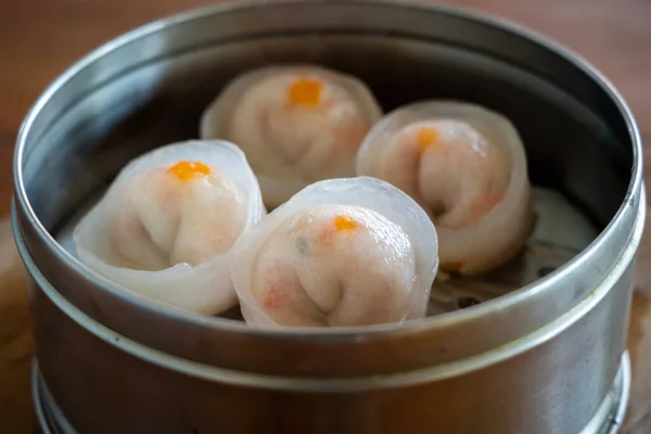 Quattro Pezzi Dim Sum Una Pentola Metallo — Foto Stock