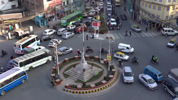 2021年12月17日 ネパール カトマンズ カトマンズ市内の道路でラッシュアワーが発生 — ストック動画