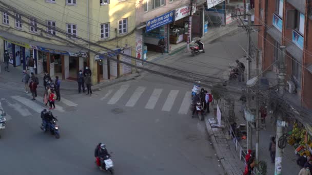 December 2021 Kathmandu Nepal Pedestrians Traffic Police Rush Hour Traffic — 图库视频影像