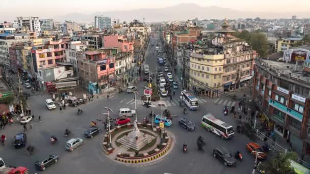 2021年12月17日 尼泊尔加德满都 加德满都市公路交通繁忙 交通繁忙 — 图库视频影像